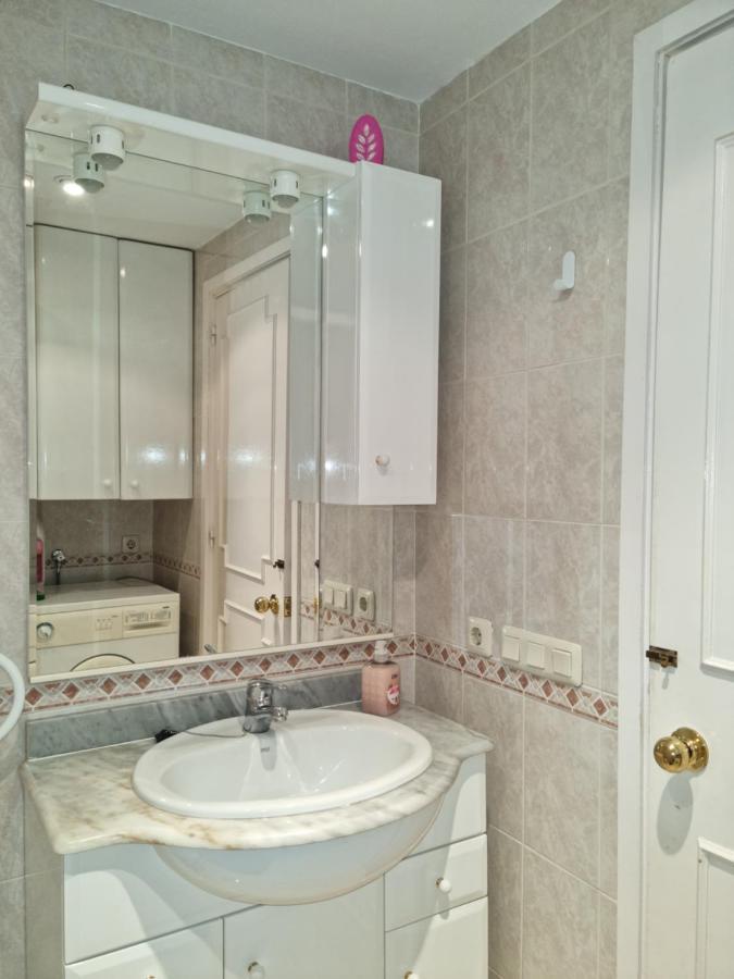 פואנגירולה One Bedroom 7Th Floor Apartment With Amazing Views מראה חיצוני תמונה