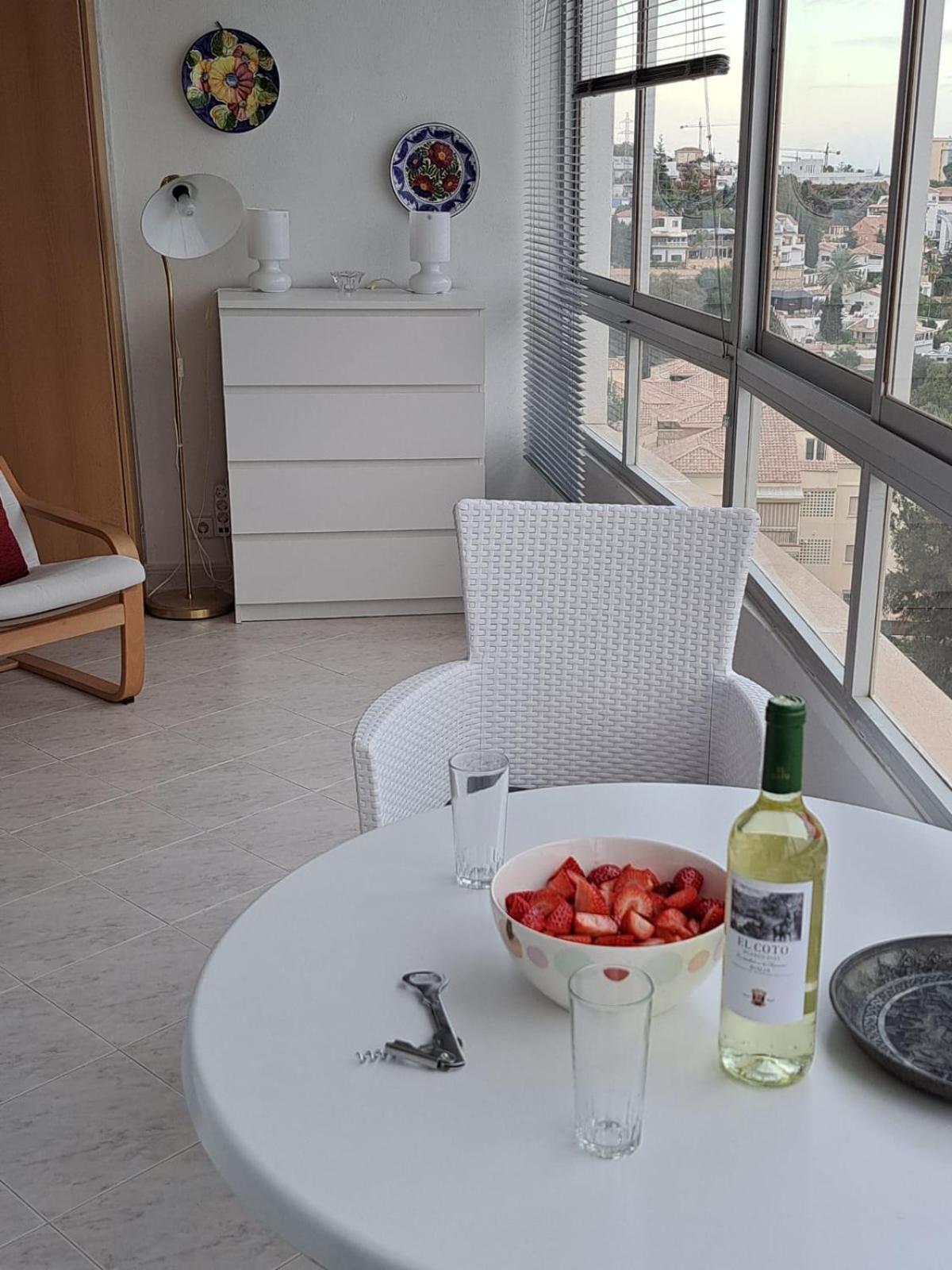 פואנגירולה One Bedroom 7Th Floor Apartment With Amazing Views מראה חיצוני תמונה
